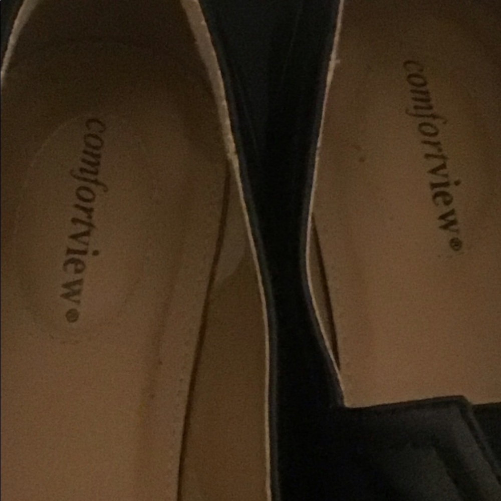 Comfortview Women’s Wide Width Amelia Flat Shoes - Picture 9 of 11